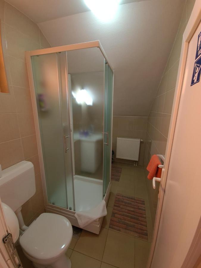 Guest House Aquarius Bosnjaci Exteriör bild